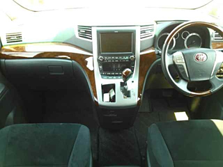 TOYOTA VELLFIRE 2010