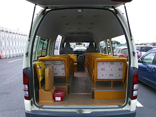 TOYOTA HIACE 2010
