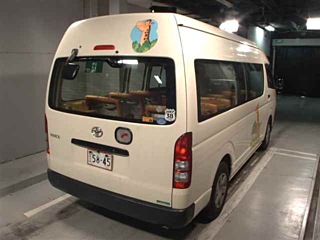 TOYOTA HIACE 2010