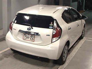 TOYOTA AQUA 2016