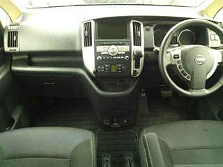 NISSAN SERENA 2010