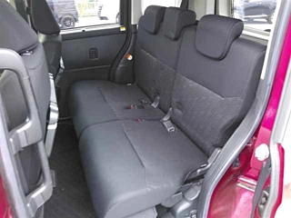 TOYOTA ROOMY 2019