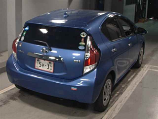 TOYOTA AQUA 2015