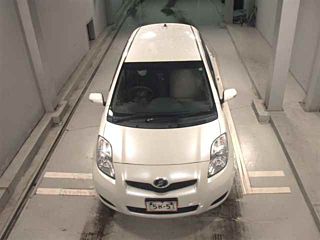 TOYOTA VITZ 2011