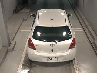 TOYOTA VITZ 2011
