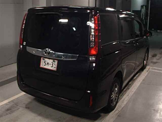 TOYOTA NOAH 2014