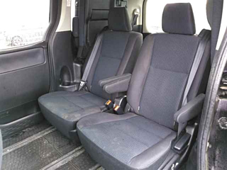 TOYOTA NOAH 2014