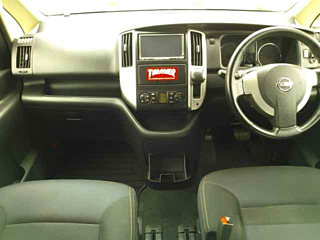 NISSAN SERENA 2010