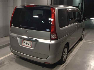 NISSAN SERENA 2010