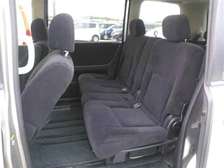 NISSAN SERENA 2010