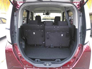 TOYOTA ROOMY 2023