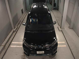 TOYOTA VOXY 2017
