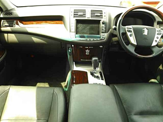 TOYOTA CROWN 2010