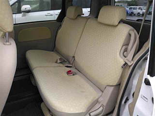 TOYOTA SIENTA 2009