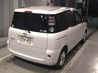 TOYOTA SIENTA 2009