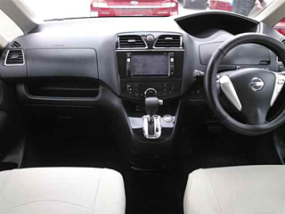 NISSAN SERENA 2011