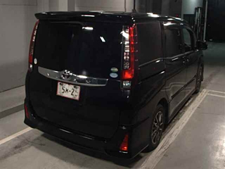 TOYOTA NOAH 2016
