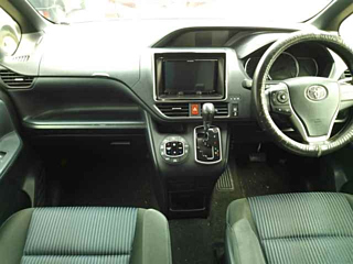 TOYOTA NOAH 2016
