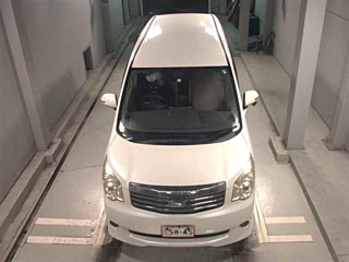 TOYOTA NOAH 2012