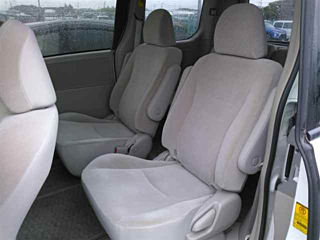 TOYOTA NOAH 2012