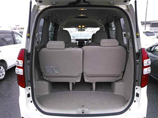 TOYOTA NOAH 2012
