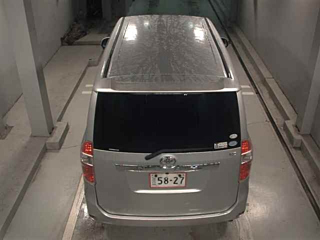TOYOTA NOAH 2010
