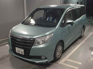 TOYOTA NOAH 2014