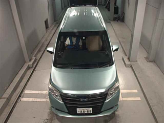 TOYOTA NOAH 2014