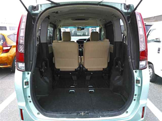 TOYOTA NOAH 2014