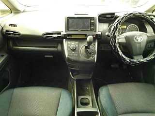 TOYOTA WISH 2012