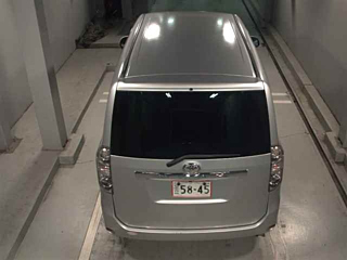 TOYOTA NOAH 2009