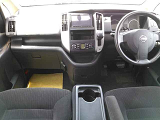 NISSAN SERENA 2010