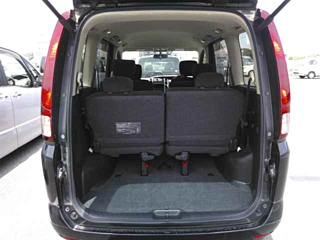 NISSAN SERENA 2010