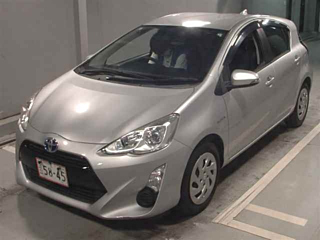 TOYOTA AQUA 2017