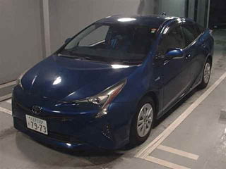 TOYOTA PRIUS 2016