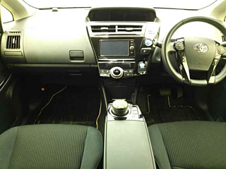 TOYOTA PRIUS ALPHA 2017