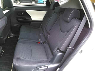 TOYOTA PRIUS ALPHA 2017