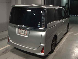 TOYOTA VOXY 2016