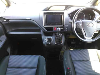 TOYOTA VOXY 2016