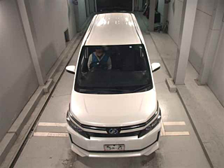 TOYOTA VOXY 2014