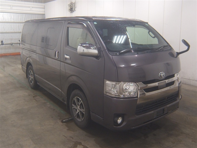 TOYOTA HIACE VAN 2018