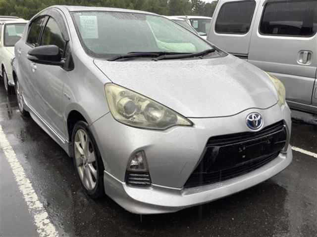 TOYOTA AQUA 2013