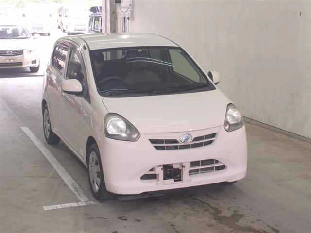 DAIHATSU MIRA E S 2012