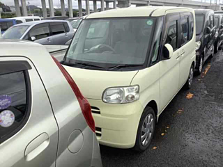 DAIHATSU TANTO 2011