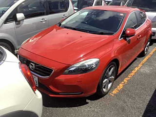 VOLVO V40 2014
