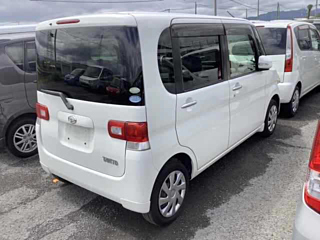 DAIHATSU TANTO 2011