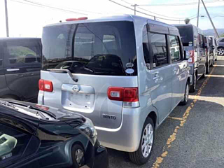 DAIHATSU TANTO 2011