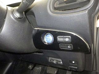 TOYOTA PRIUS 2020