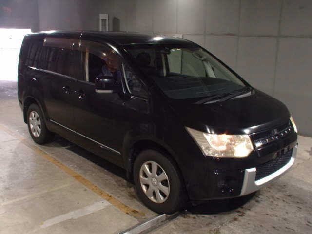 MITSUBISHI DELICA D5 2012
