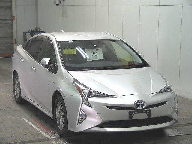 TOYOTA PRIUS 2018